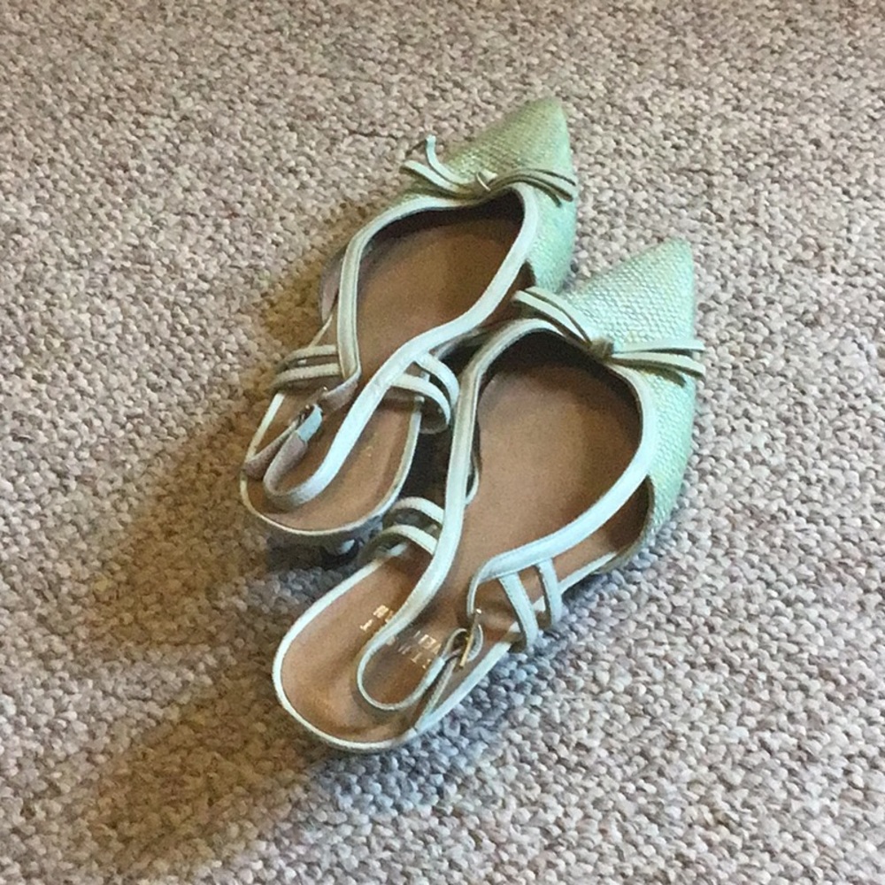 Stuart Weitzman kitten heels SZ 8 M - Picture 2 of 7